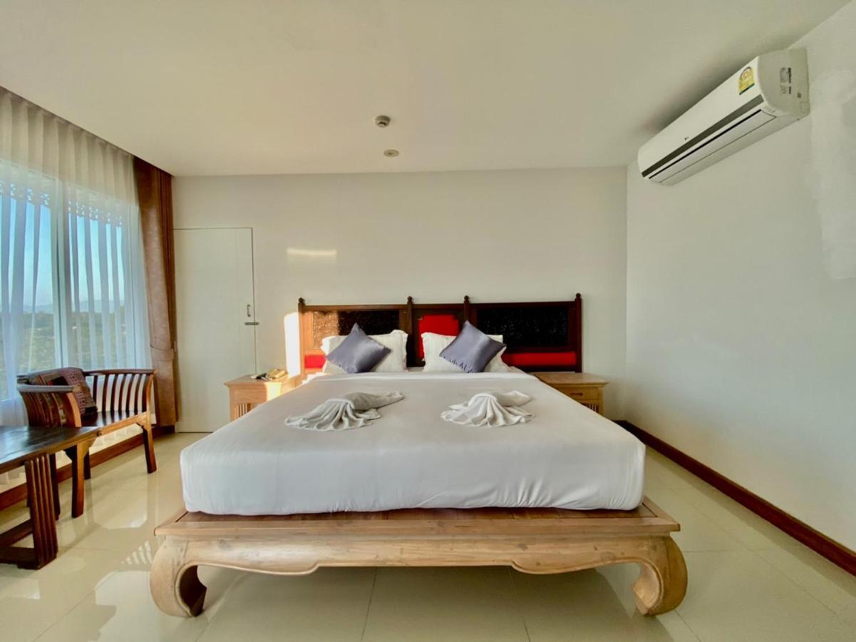 At Ruam Chok Hotel Chiang Mai Exteriör bild