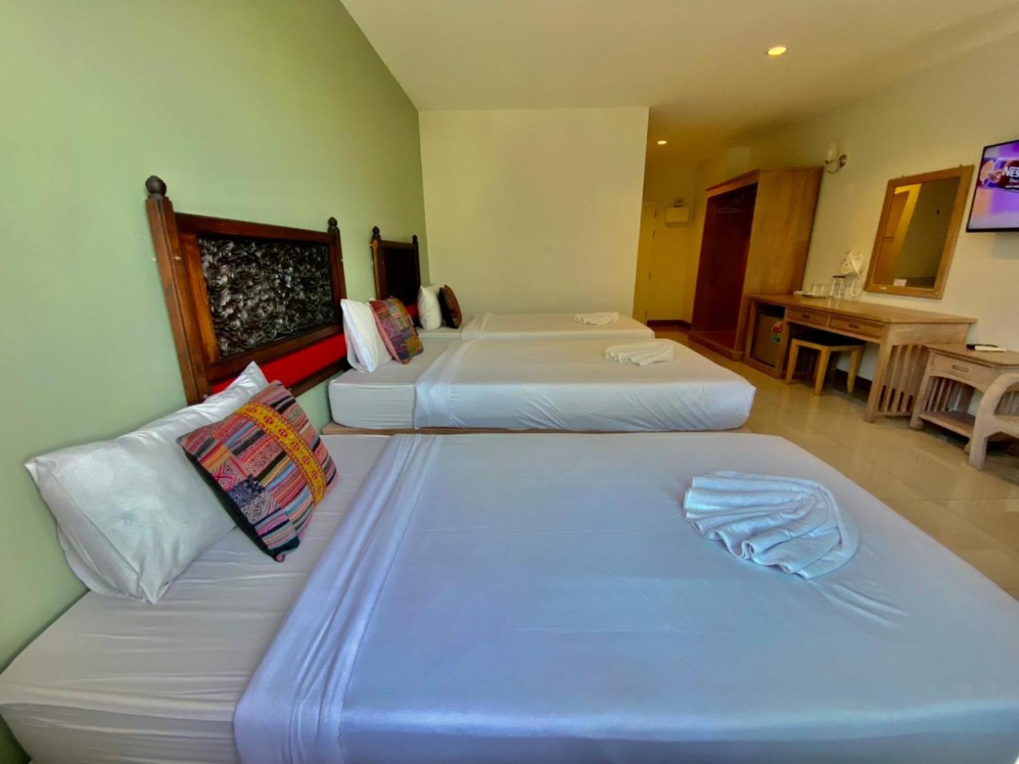 At Ruam Chok Hotel Chiang Mai Exteriör bild