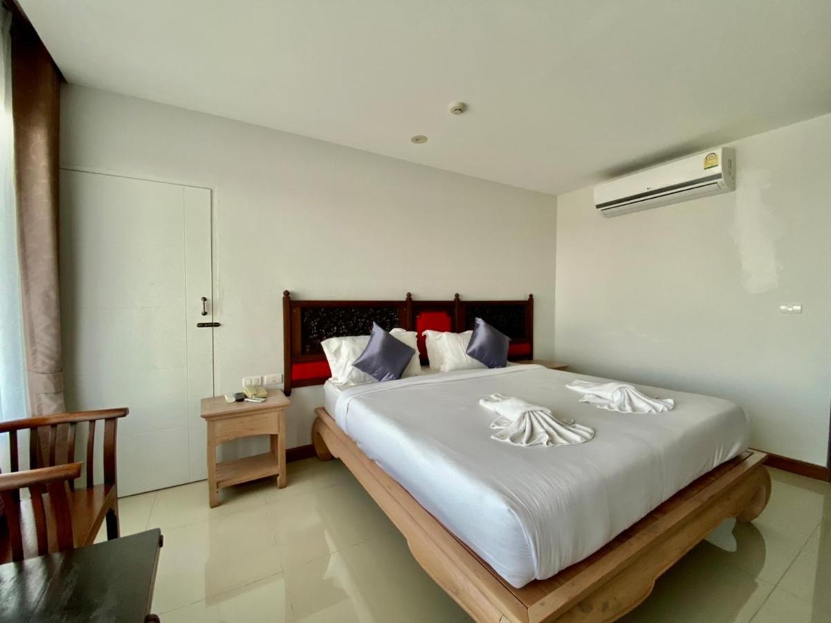 At Ruam Chok Hotel Chiang Mai Exteriör bild