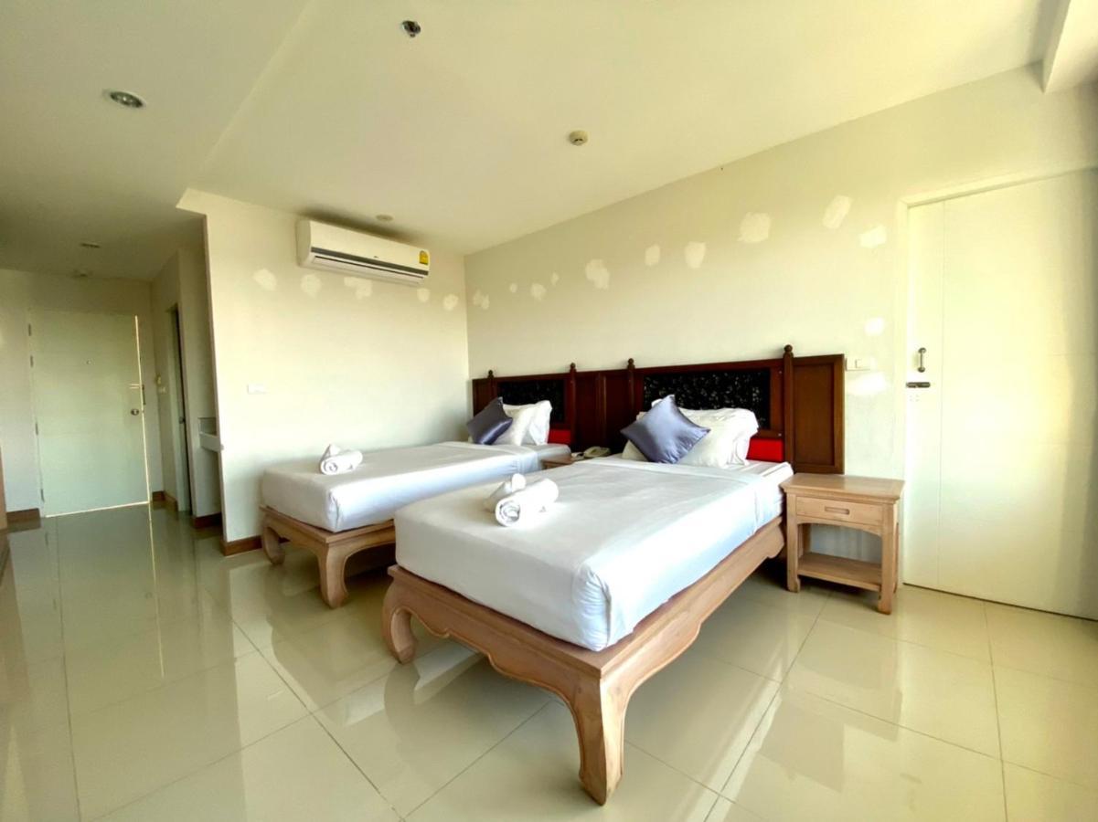 At Ruam Chok Hotel Chiang Mai Exteriör bild