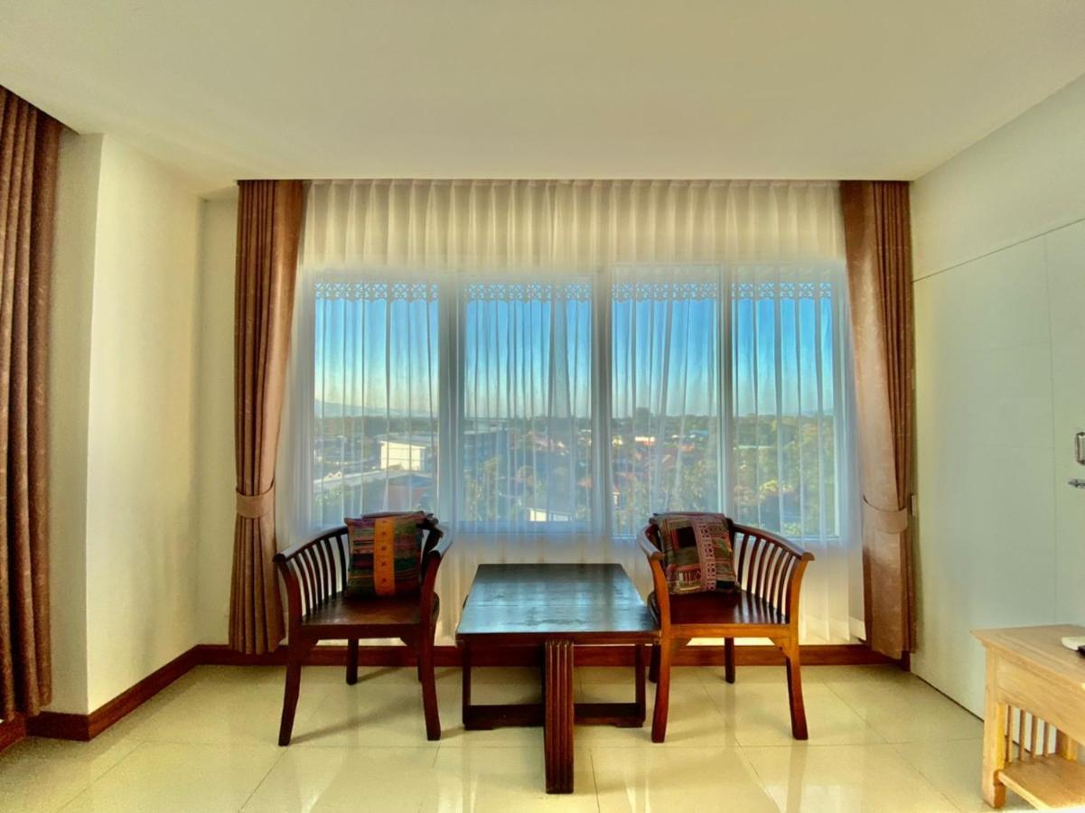 At Ruam Chok Hotel Chiang Mai Exteriör bild